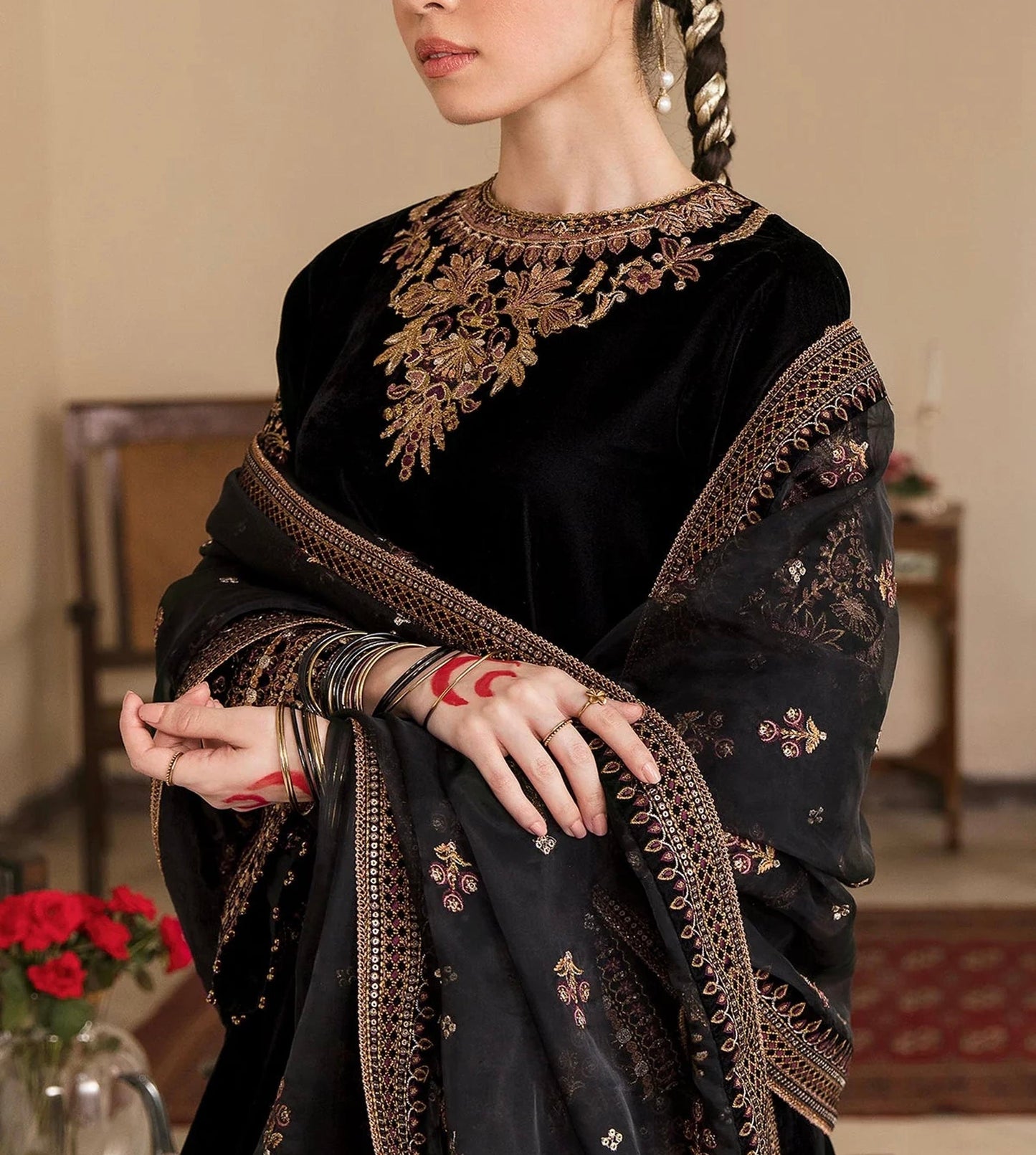 Baroque Black Luxury Velvet Dress Winter SC-5338