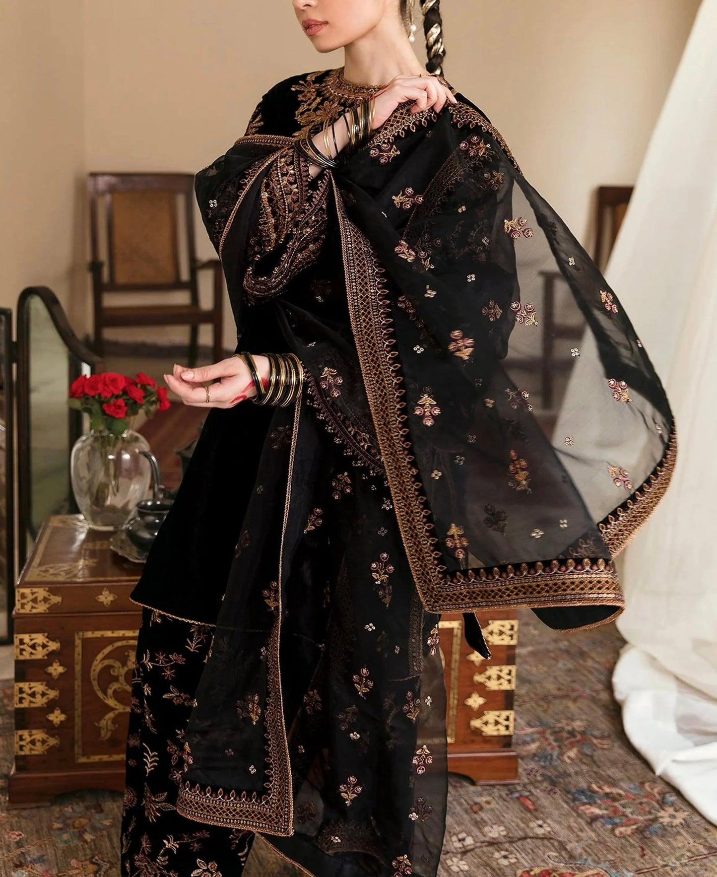 Baroque Black Luxury Velvet Dress Winter SC-5338