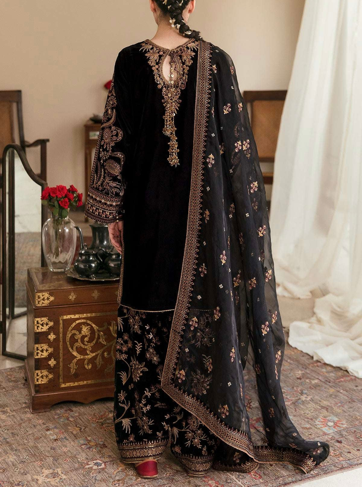 Baroque Black Luxury Velvet Dress Winter SC-5338